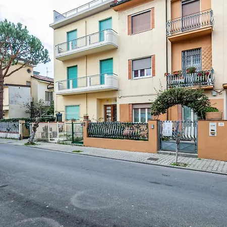 Roomy With Balconies Apartament *