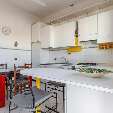 公寓 Roomy With Balconies *